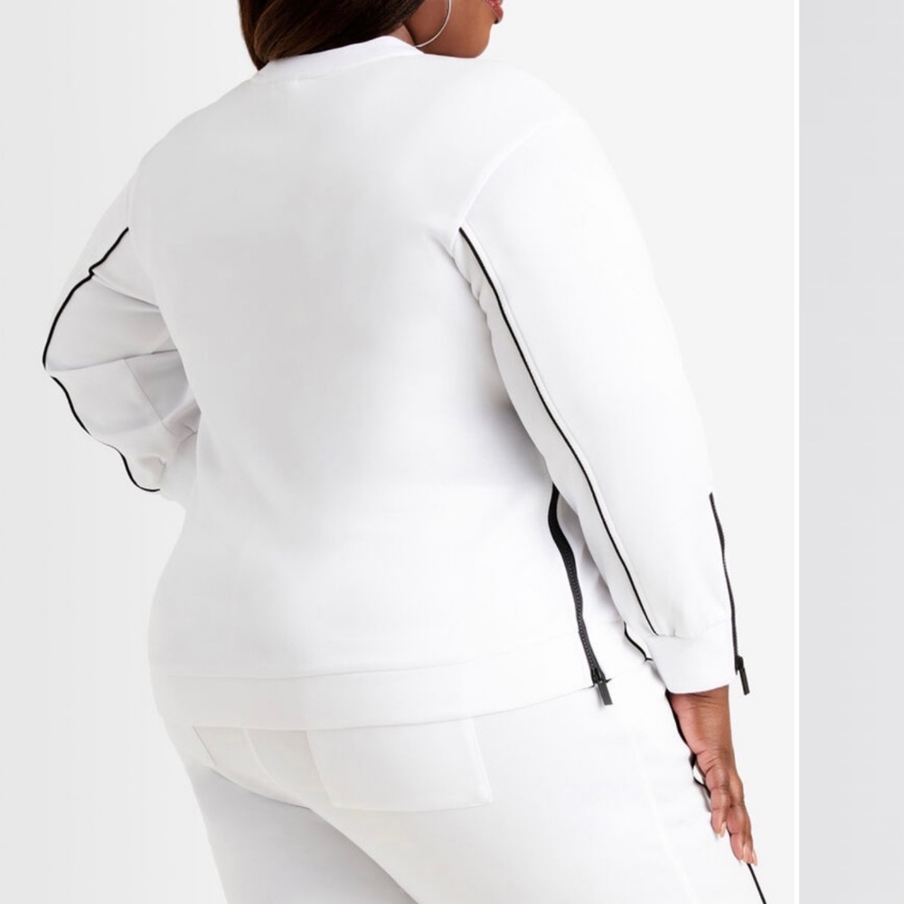 Cutout Zip Detail Style Top - Picture 4 of 12